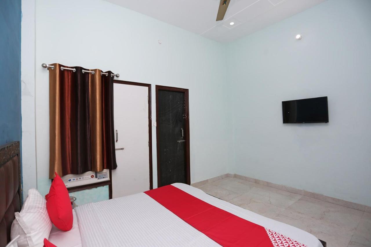 โอโย 29517 โฮเต็ล พรสานพาเลซ Hotel Chhata ภายนอก รูปภาพ