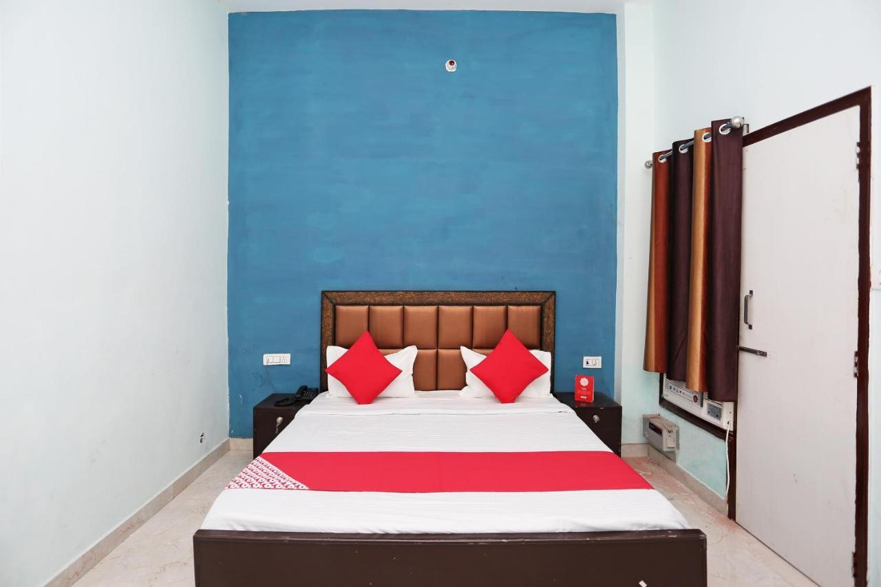 โอโย 29517 โฮเต็ล พรสานพาเลซ Hotel Chhata ภายนอก รูปภาพ