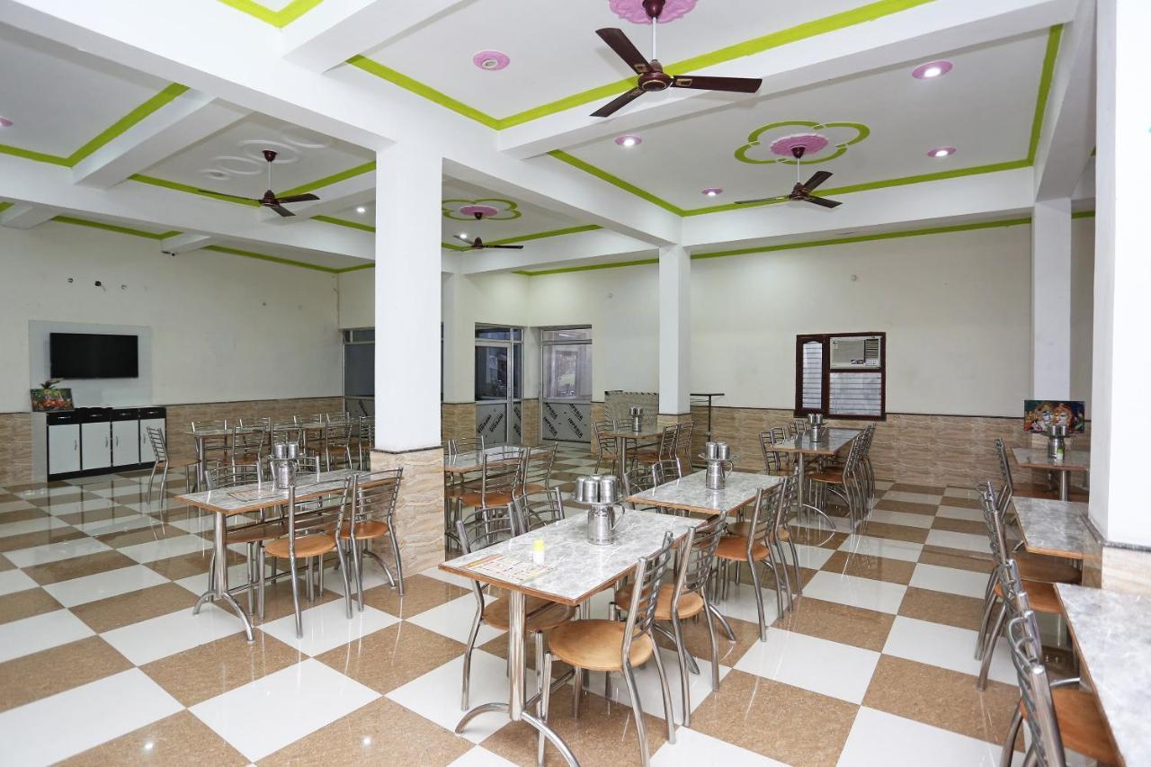 โอโย 29517 โฮเต็ล พรสานพาเลซ Hotel Chhata ภายนอก รูปภาพ