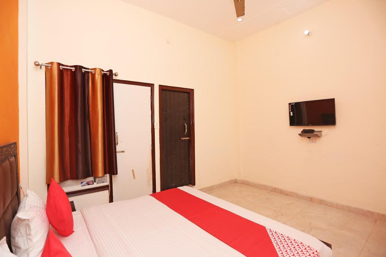 โอโย 29517 โฮเต็ล พรสานพาเลซ Hotel Chhata ภายนอก รูปภาพ