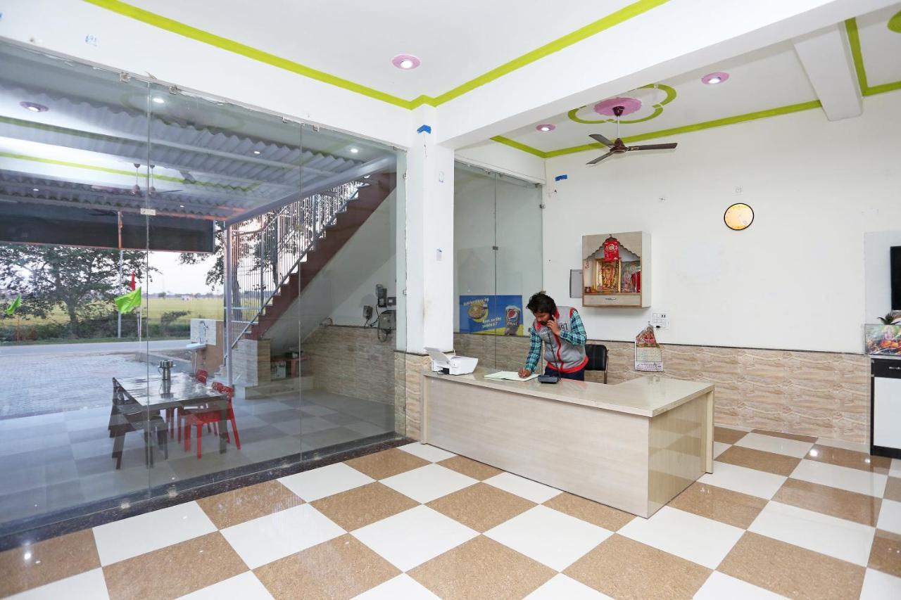 โอโย 29517 โฮเต็ล พรสานพาเลซ Hotel Chhata ภายนอก รูปภาพ